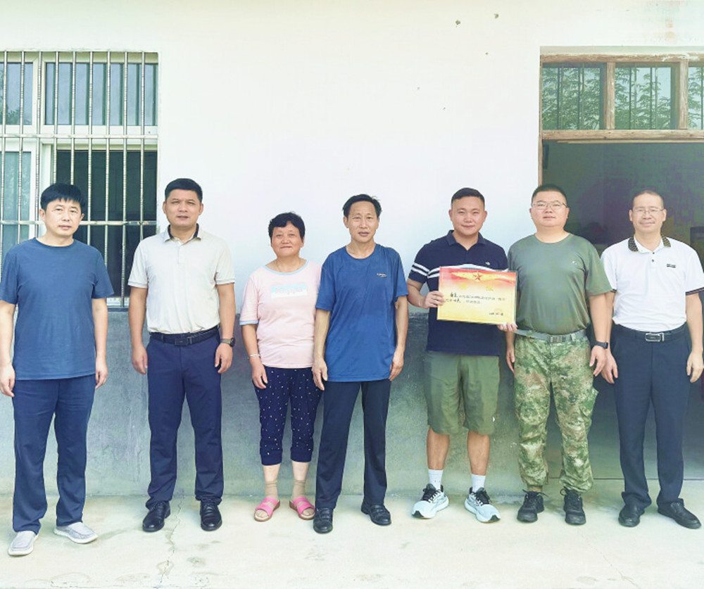 /uploads/image/2025/09/15/076df2684673b2563065ba5beeea5077.jpg 黄京_副本.jpg