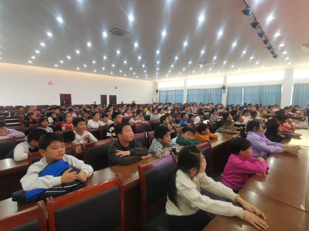 /uploads/image/2025/11/06/d253b10d9425e8a29120e2d7d5a7a481.jpg 4.jpg