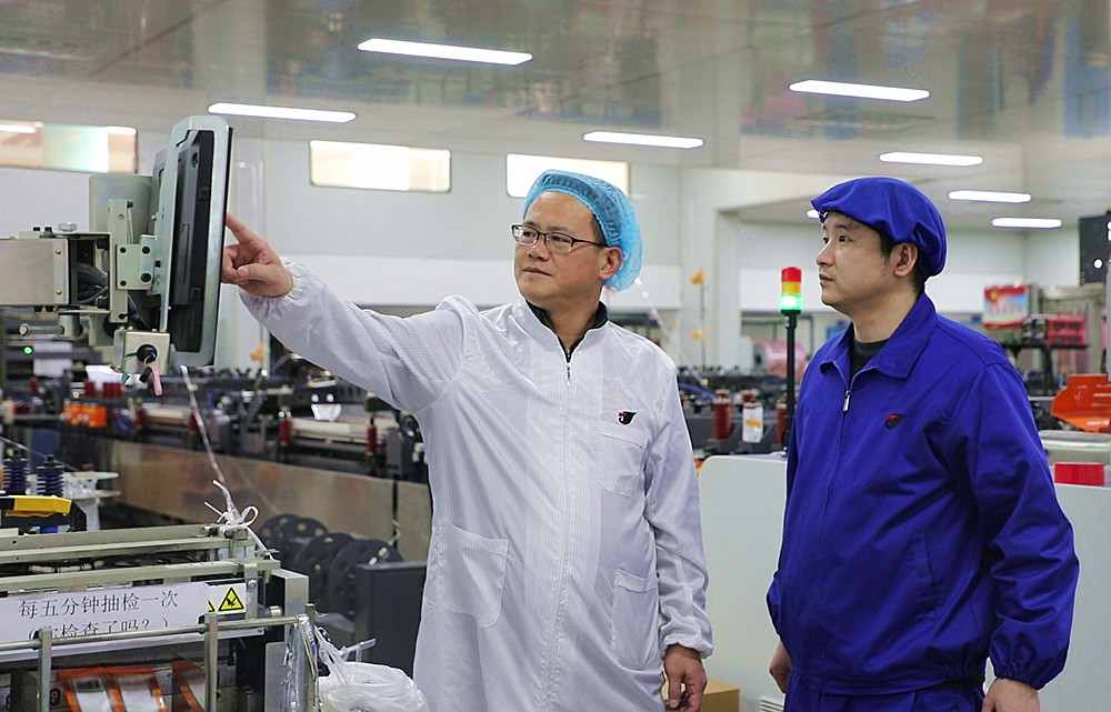 /uploads/image/2026/01/08/95fb5cb0e30572c3c8f61d0cb55ecc76.jpg 何琼_副本.jpg