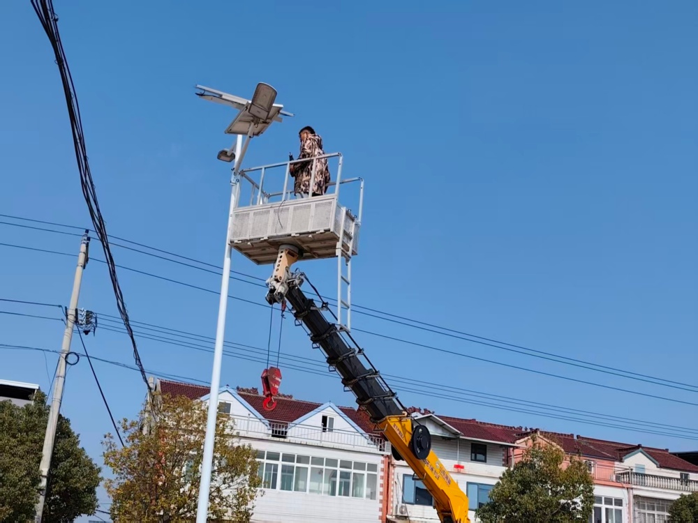 图片1：路灯更新现场.jpg