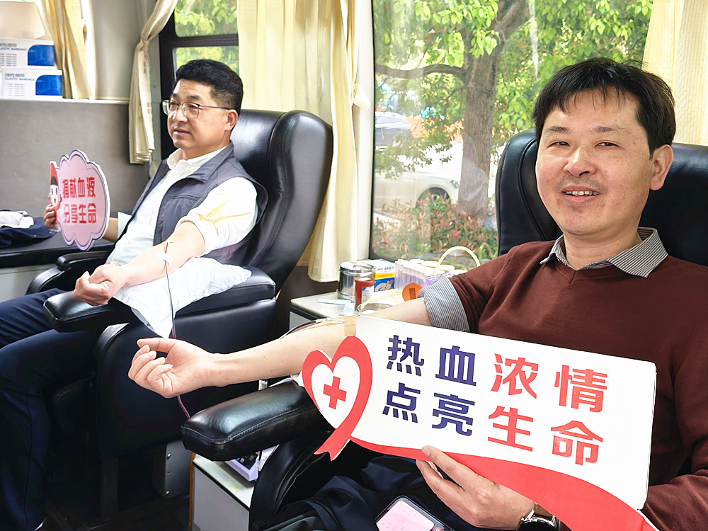 图为献血现场 (2)_副本.jpg