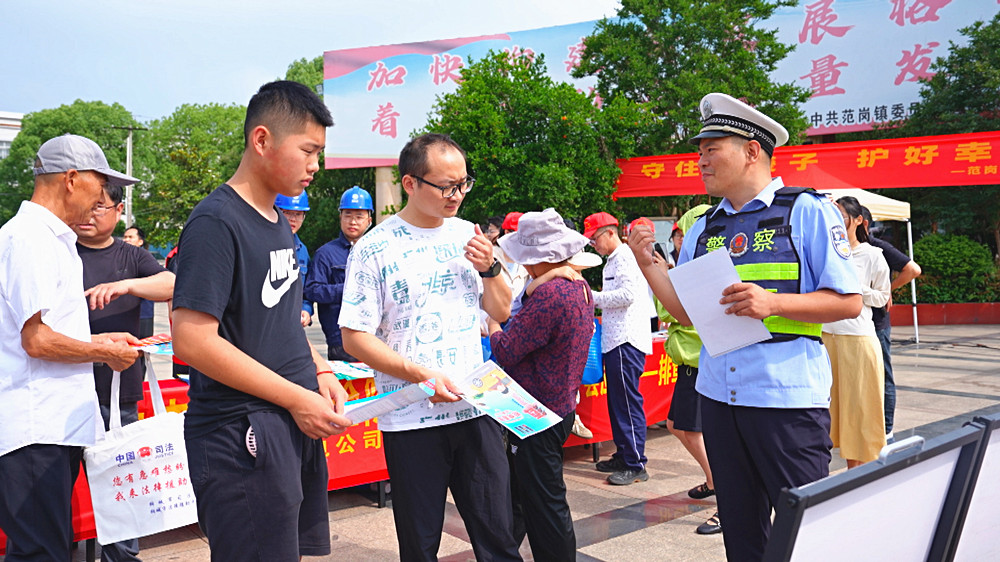 图为活动现场3_副本.jpg